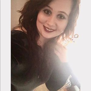 Meet your Posher, Elaina